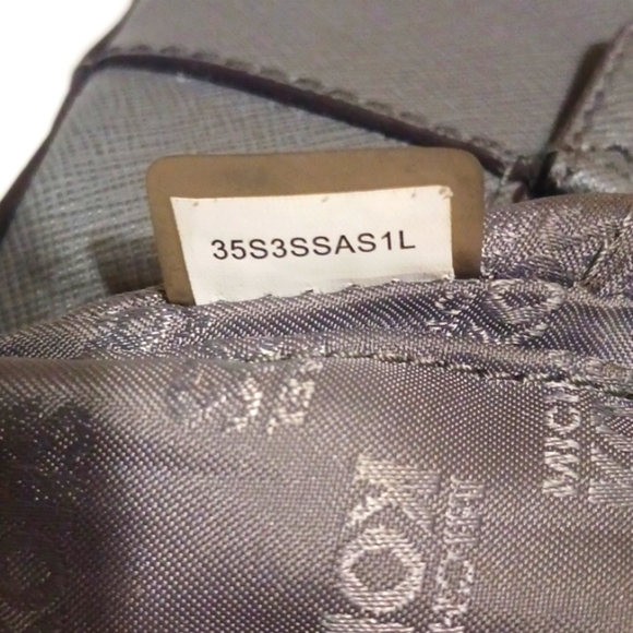 Michael Kors Saffiano Purse Crossbody Bag - Picture 12 of 13